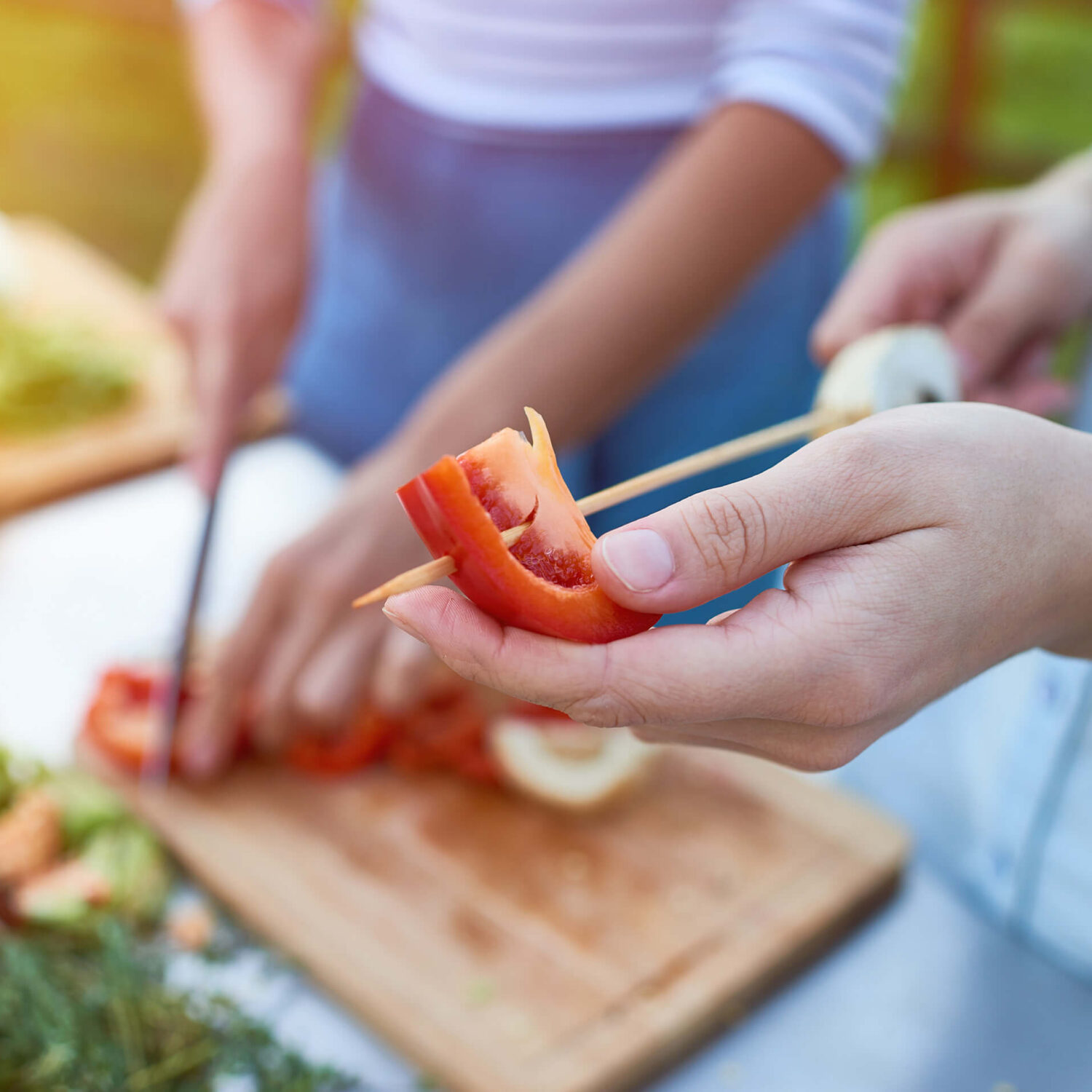 préparation d'un barbecue végétarien