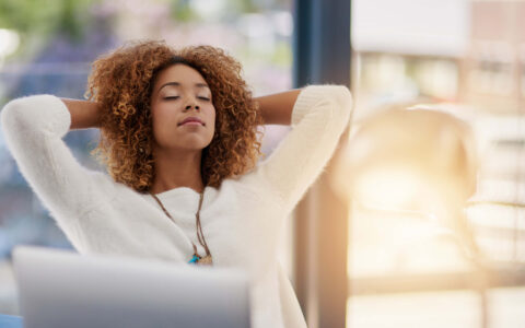 femme qui se relaxe