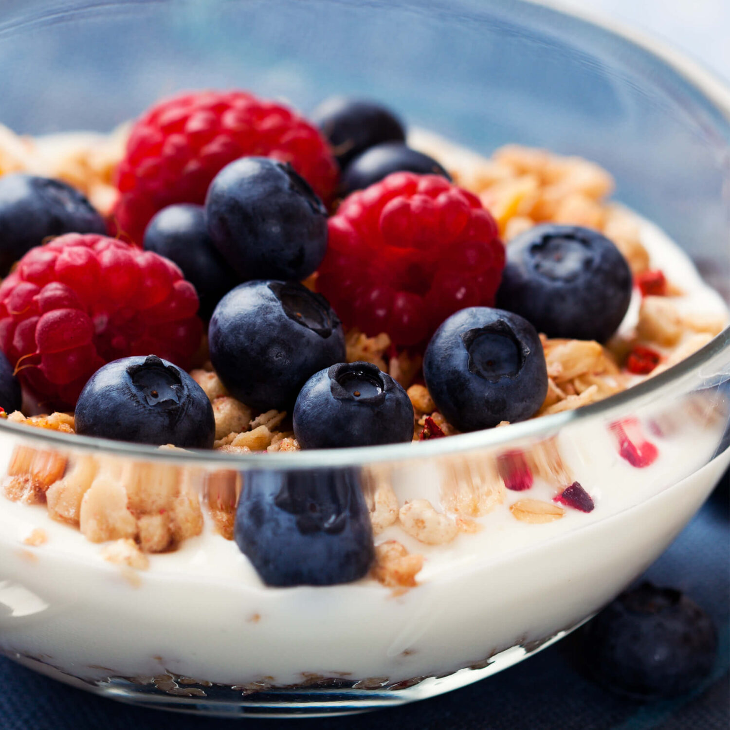 bol de yoghourt et fruits rouges