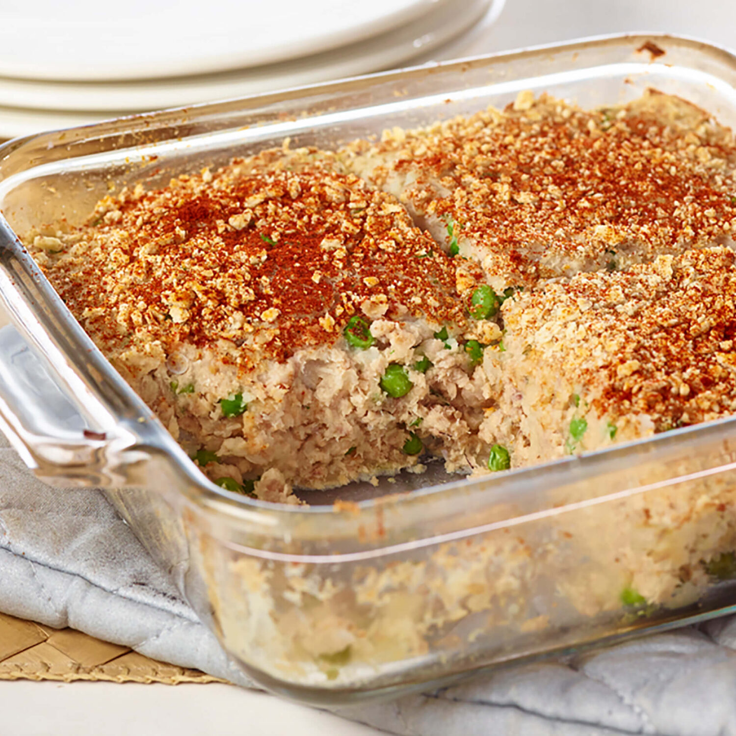 pâté de saumon gratiné dans un plat transparent