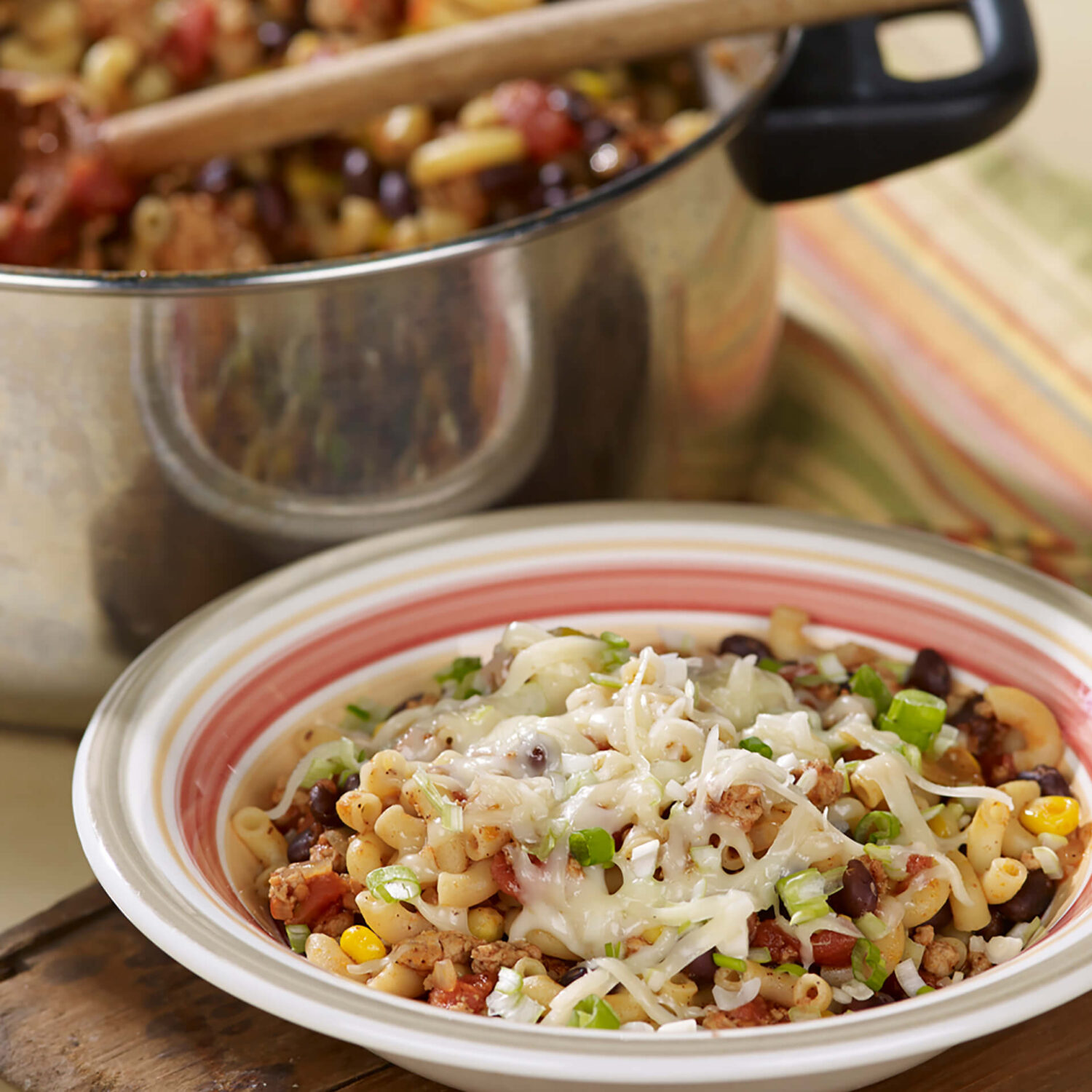 macaroni tex mex dans une assiette