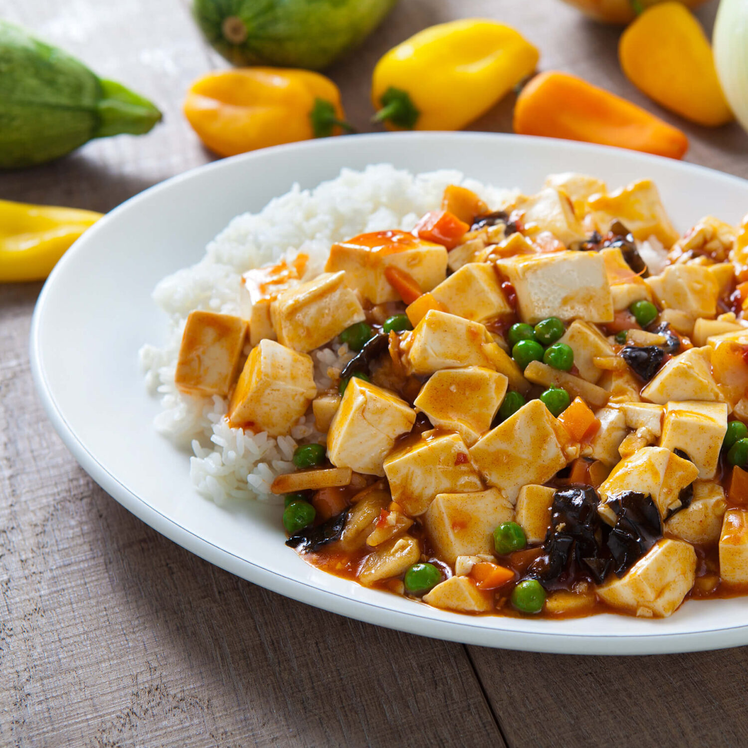 assiette de tofu riz et légumes