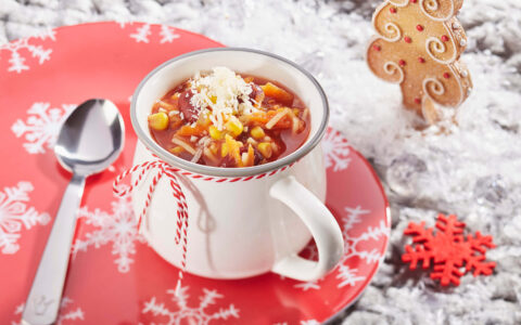 soupe minestrone dans une tasse