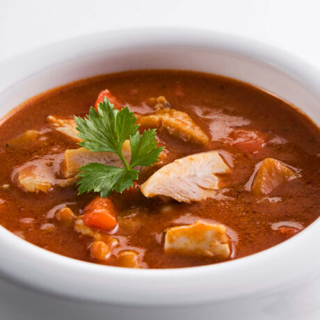bol de soupe au poulet et légumes