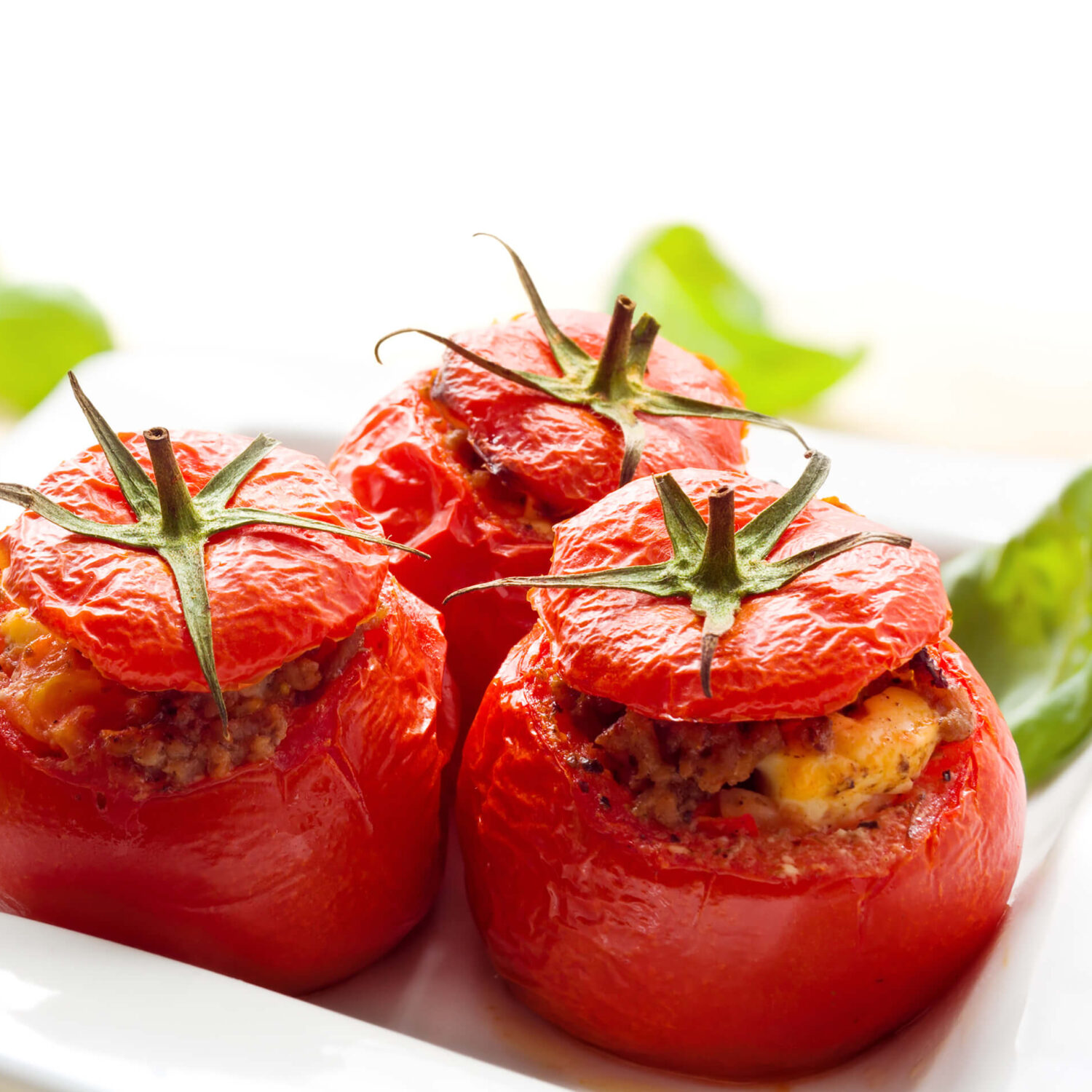 tomates farcies aux lentilles sur assiette