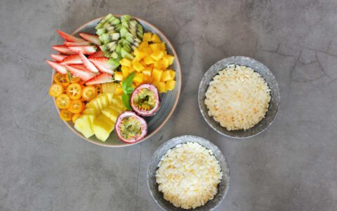 Bol de poké dessert exotique