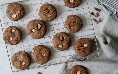 Biscuits chocolat et noisettes