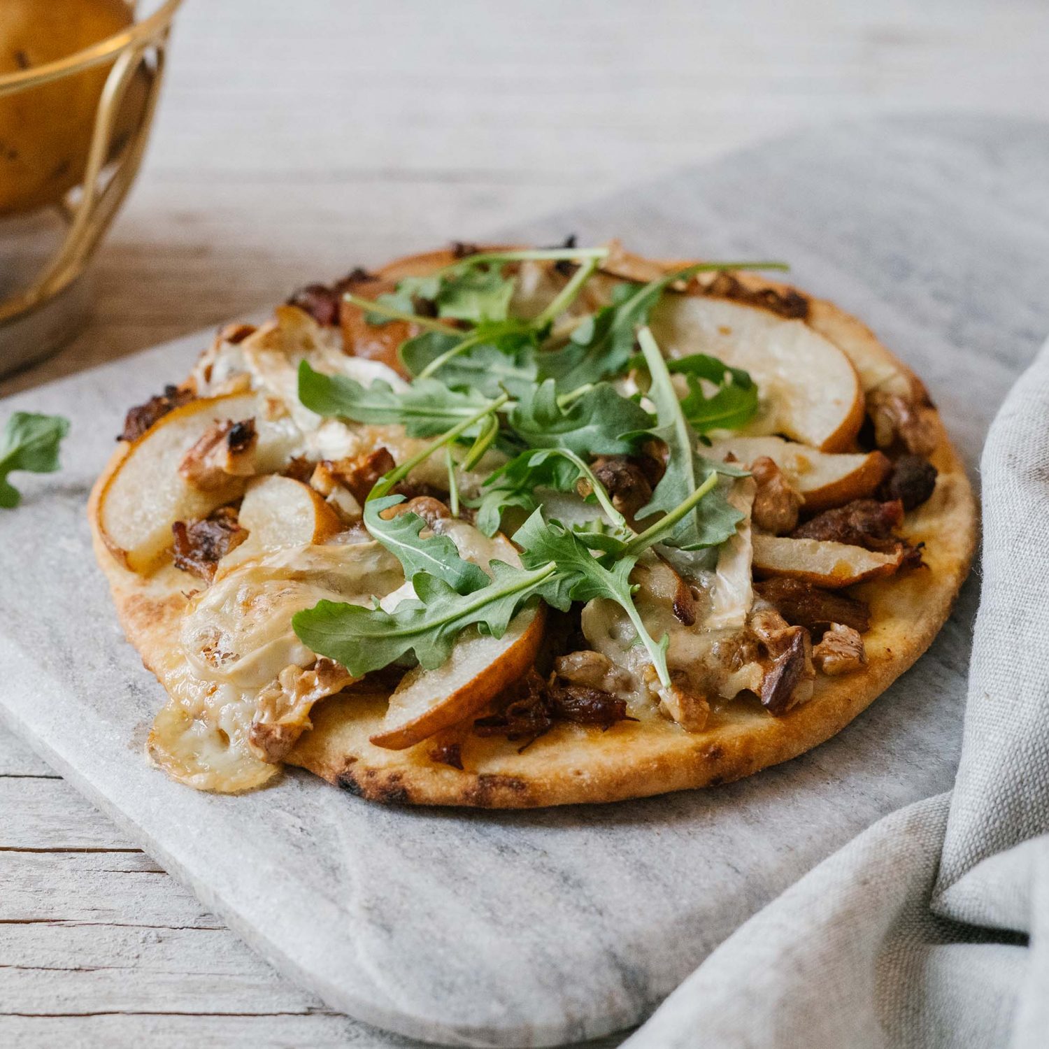 Pizza naan au porc effiloché BBQ