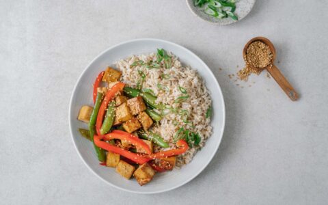 Bol de tofu sésame et miel