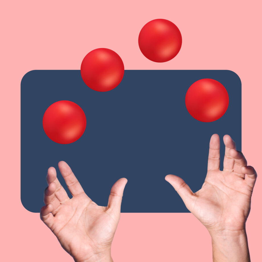 mains et balles rouges