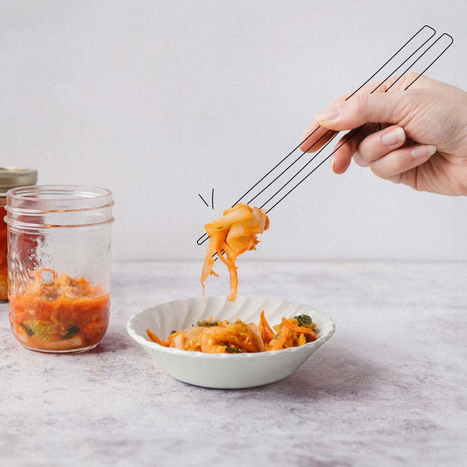 bol et contenants avec kimchi