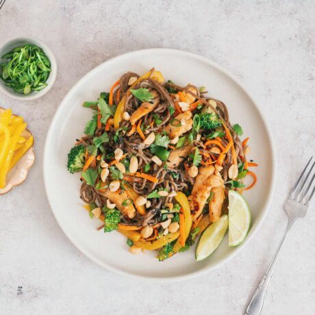 salade de nouilles et poulet